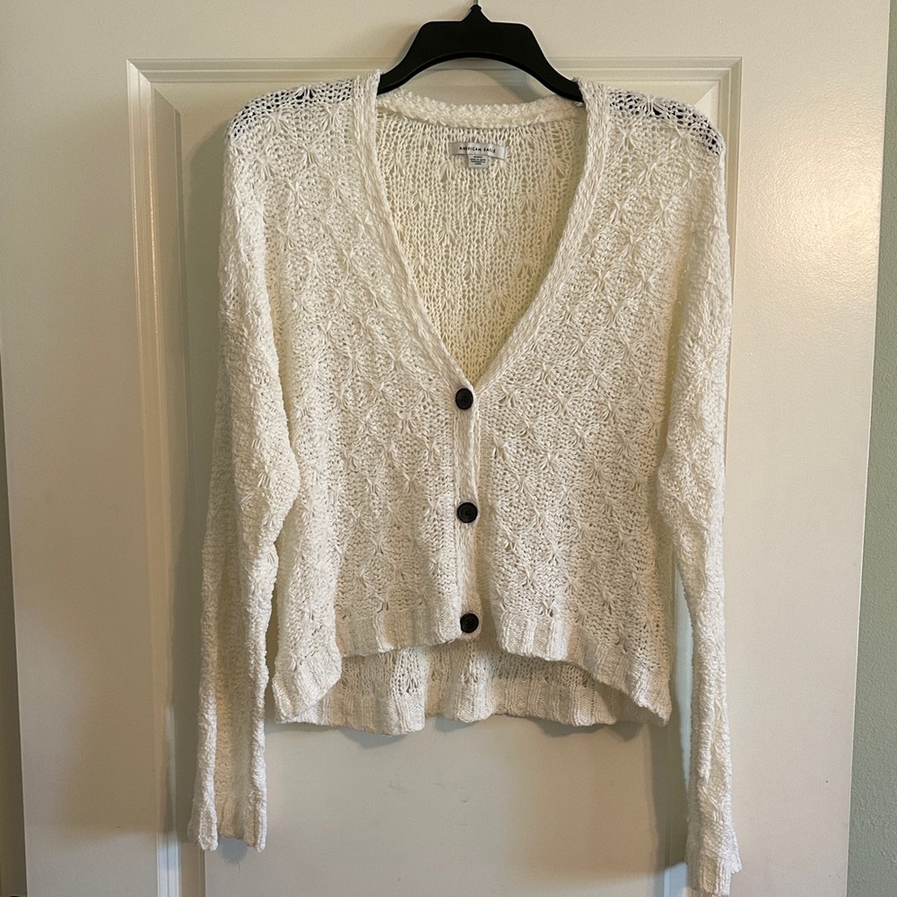 American Eagle AEO Women’s White Knit Cropped Cardigan - Size M - Like New